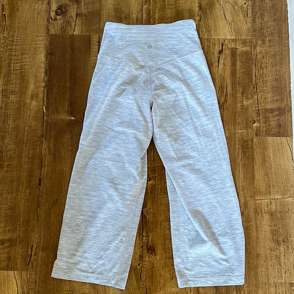 🏐 Lululemon Align Wide leg crop 23” size 4🏐